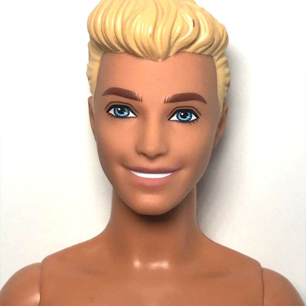 Nude Barbie 2022 Fashionistas #211 Ken Smiling Face Blonde HJT10 Doll